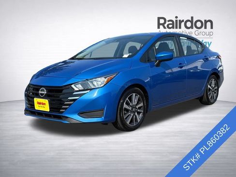 Used 2023 Nissan Versa SV FWD image 3