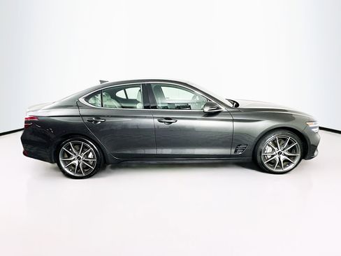 Used 2025 Genesis G70 2.5T image 10