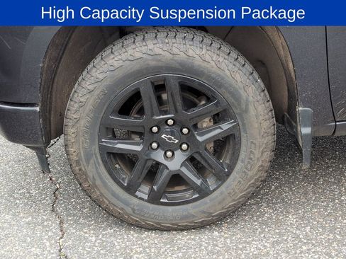 Used 2023 Chevrolet Silverado 1500 Custom AWD/4WD image 10