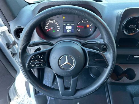 Used 2023 Mercedes-Benz Sprinter 2500 image 24