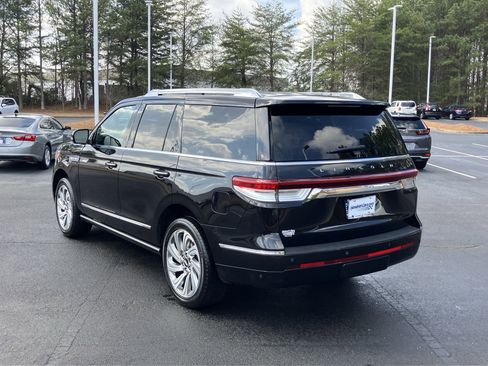 Used 2024 Lincoln Navigator Reserve image 8