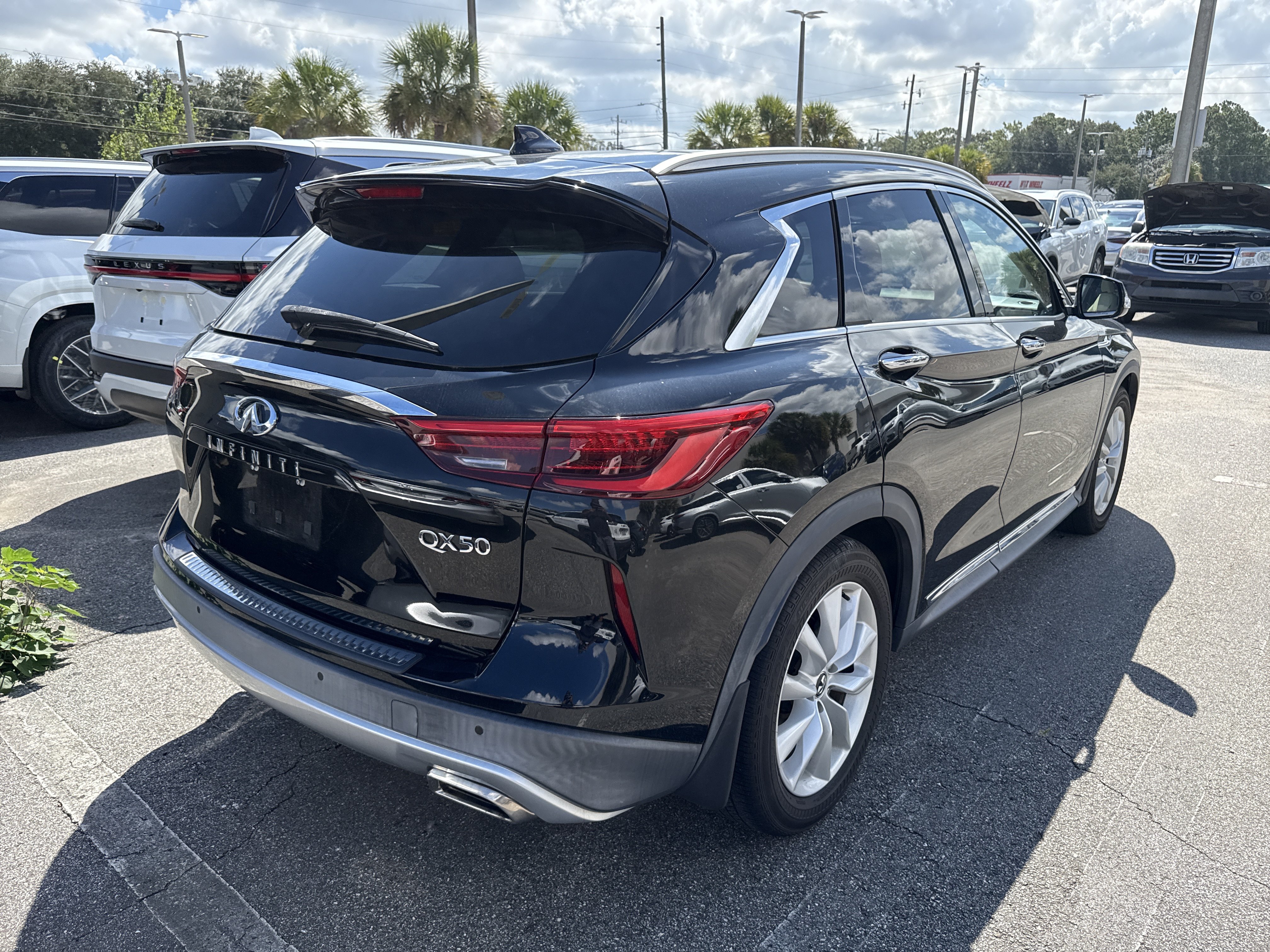 Used 2019 INFINITI QX50 Essential w/ Proactive Package FWD image 4