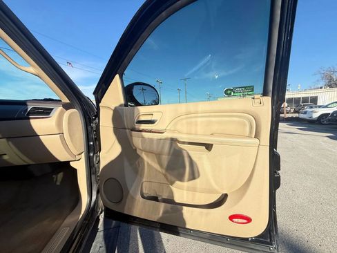 Used 2012 Cadillac Escalade ESV Premium image 14