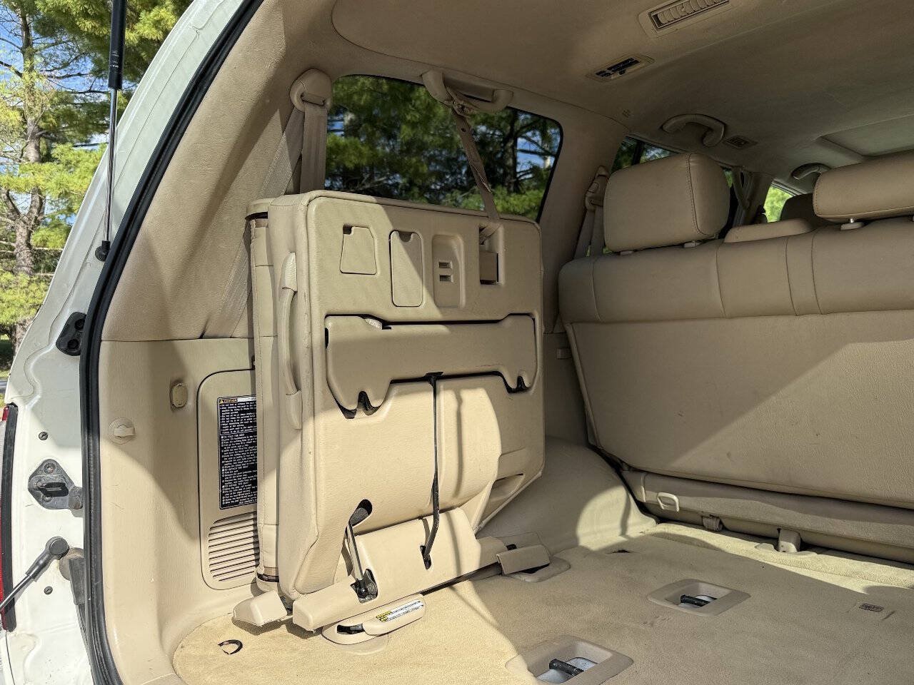 Used 2005 Lexus LX 470 4WD w/ Preferred Accessory Pkg image 74