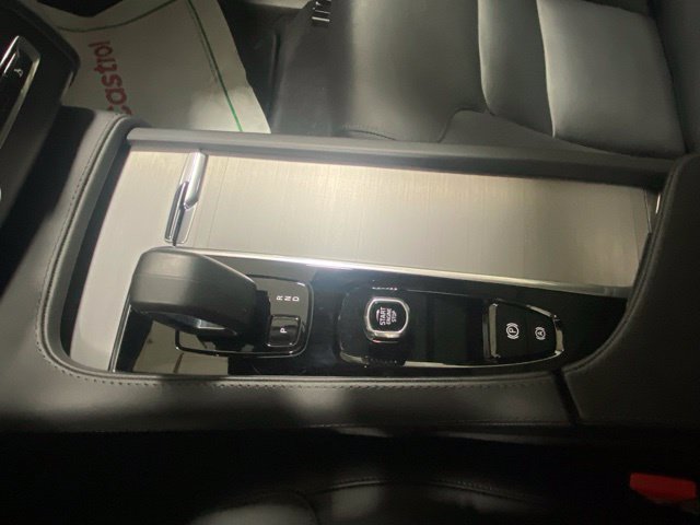 Used 2025 Volvo XC90 B5 Core AWD/4WD image 25