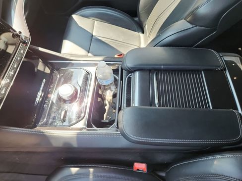 Used 2024 Jeep Wagoneer 4WD w/ Premium Group I image 11