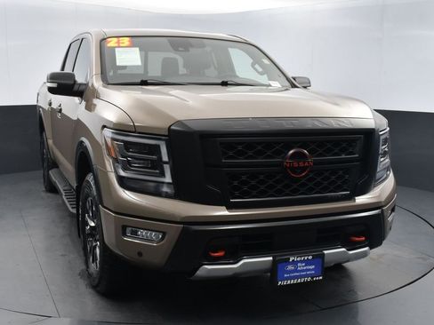 Used 2023 Nissan Titan PRO-4X w/ Pro-4x Convenience Package image 6