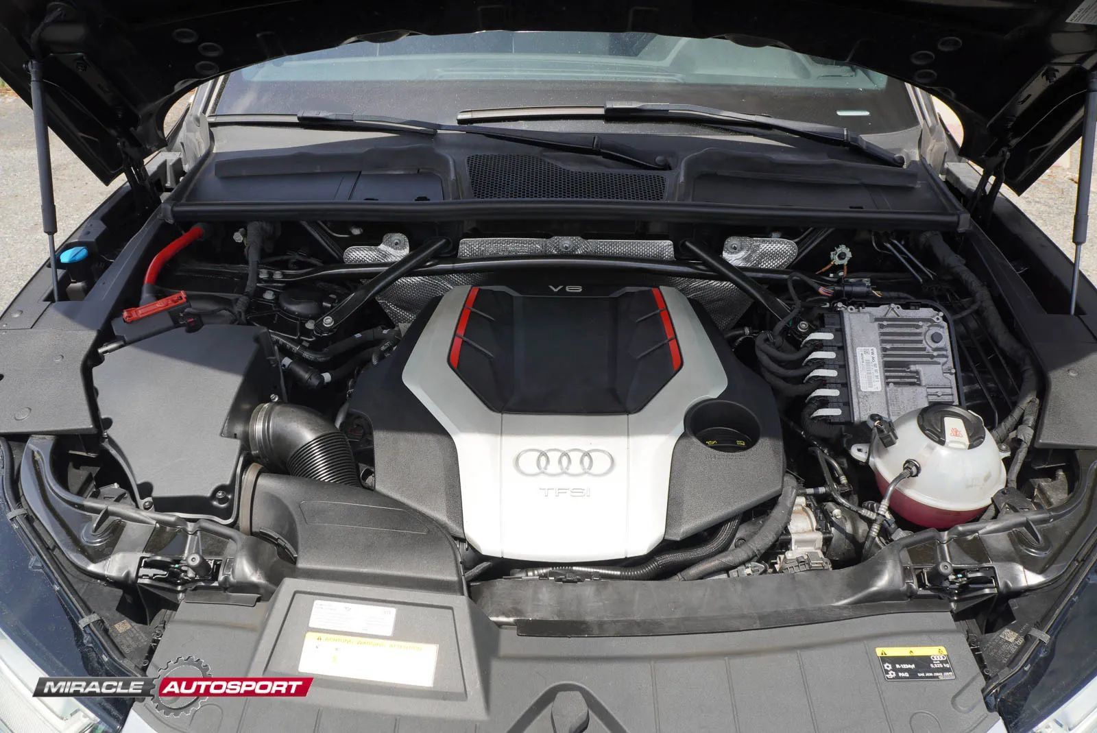 Used 2018 Audi SQ5 Premium Plus w/ Navigation Package AWD/4WD image 14