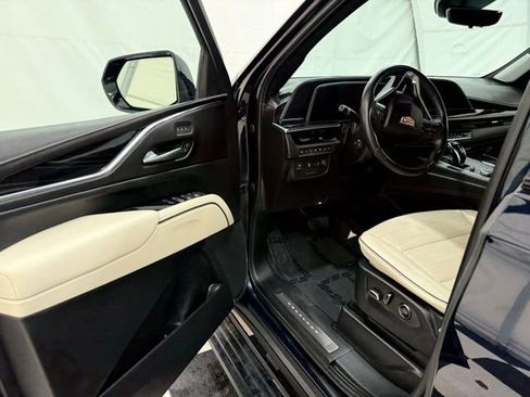 Used 2023 Cadillac Escalade Sport image 34