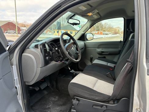 Used 2007 Chevrolet Silverado 2500 W/T w/ Snow Plow Prep Package image 12