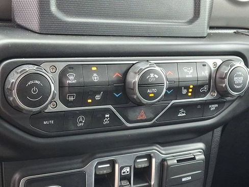 Used 2021 Jeep Wrangler Unlimited Sport AWD/4WD image 17