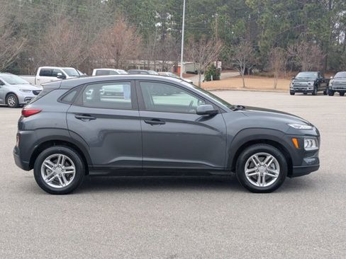 Used 2021 Hyundai Kona SE image 3