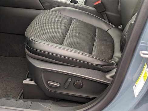 New 2025 Ford Escape SE image 4