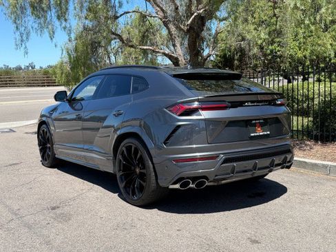 Used 2019 Lamborghini Urus AWD/4WD image 3