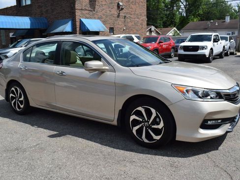 Used 2017 Honda Accord EX-L image 6
