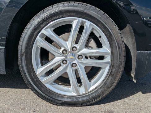 Used 2018 Chevrolet Equinox Premier w/ Infotainment II Package AWD/4WD image 48