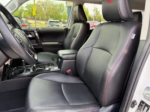 Used 2018 Toyota 4Runner TRD Off-Road Premium AWD/4WD image 53