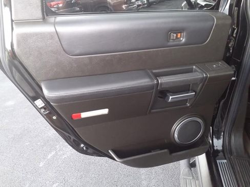 Used 2005 HUMMER H2 SUT w/ Preferred Equipment Group image 23