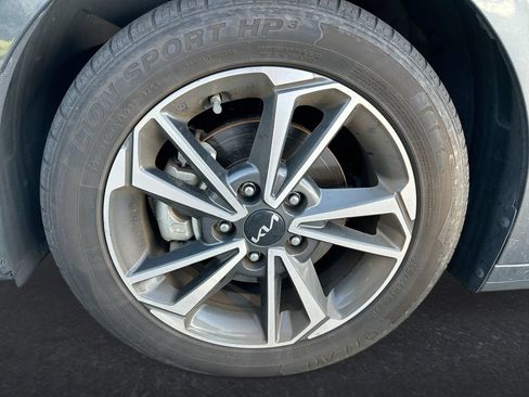 Used 2022 Kia Forte LXS FWD image 10