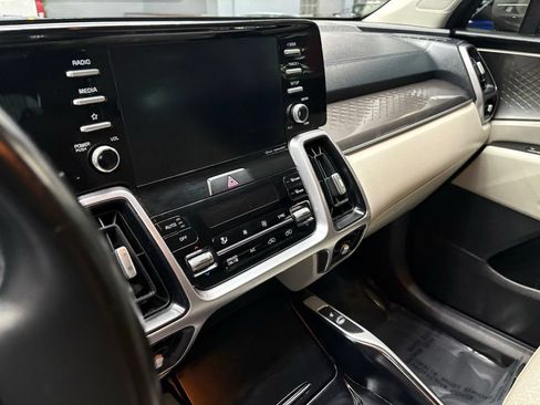 Used 2021 Kia Sorento S FWD image 23