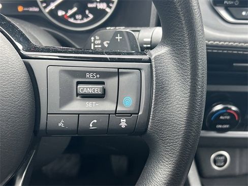Certified 2023 Nissan Rogue SV image 10