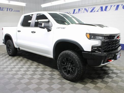 Used 2024 Chevrolet Silverado 1500 ZR2 image 3