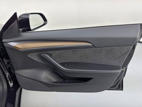Used 2022 Tesla Model 3 Standard Range image 43