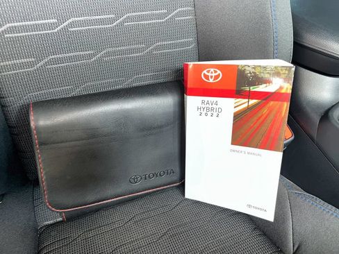 Used 2022 Toyota RAV4 SE w/ Convenience Package AWD/4WD image 98