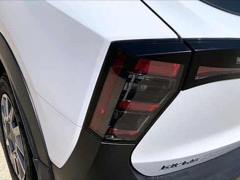 Used 2025 Nissan Kicks S FWD image 27