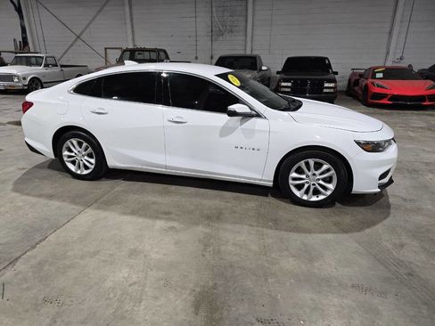Used 2018 Chevrolet Malibu LT image 16