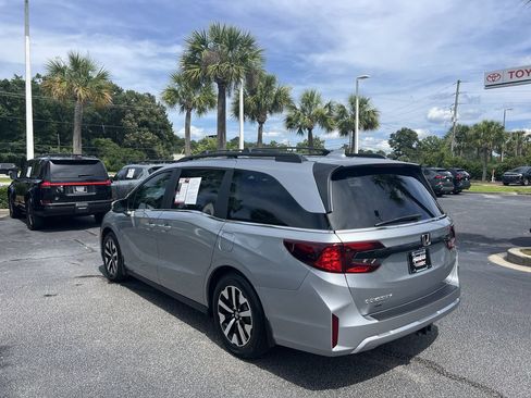 Used 2025 Honda Odyssey EX-L image 8