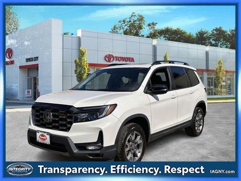 Used 2023 Honda Passport TrailSport image 7