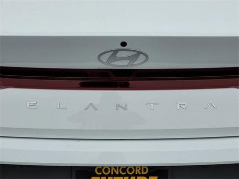 New 2026 Hyundai Elantra SE image 24