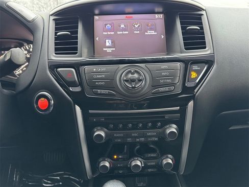 Used 2018 Nissan Pathfinder SV image 23