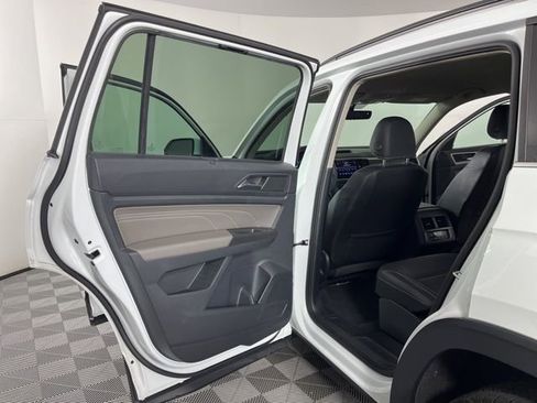 Used 2023 Volkswagen Atlas SE image 41