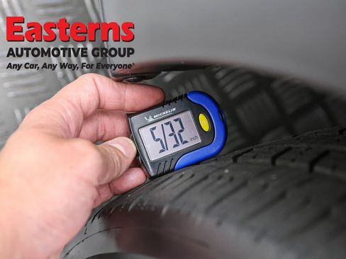 Used 2021 Volkswagen ID.4 Pro RWD image 29