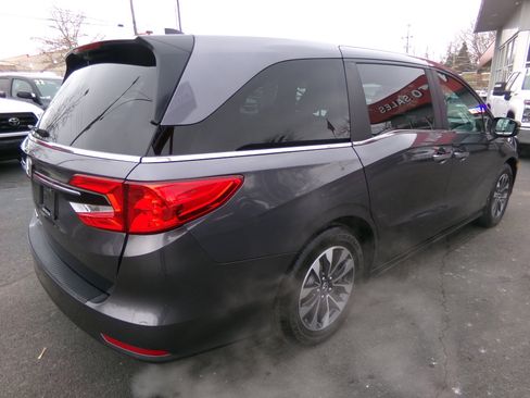 Used 2024 Honda Odyssey EX-L image 3
