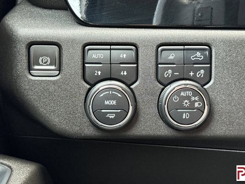 Certified 2023 Chevrolet Silverado 1500 LTZ AWD/4WD image 31
