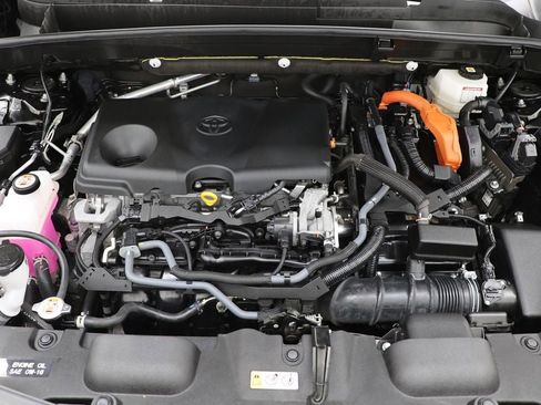 Used 2022 Toyota Venza LE image 20