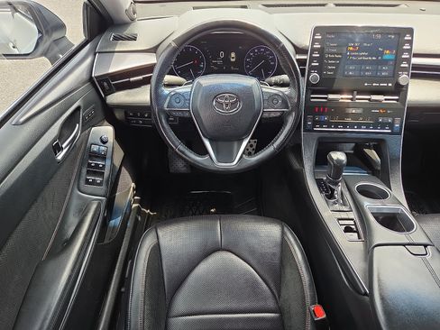 Used 2019 Toyota Avalon Touring FWD image 11