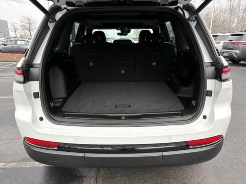 Used 2025 Jeep Grand Cherokee Altitude w/ Trailer Tow Package image 25