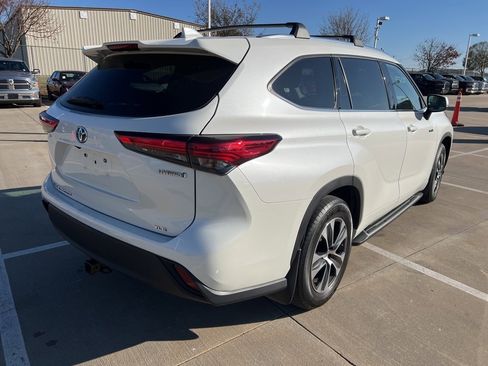 Used 2020 Toyota Highlander XLE image 5
