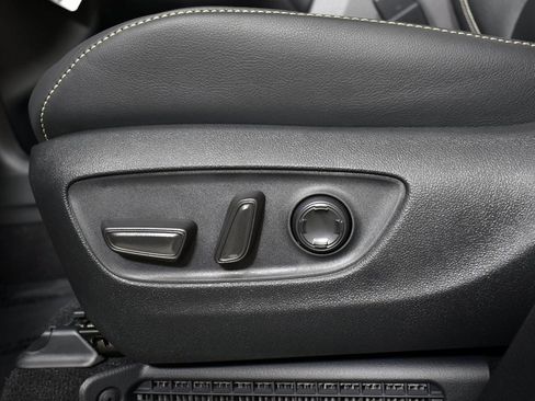 Certified 2025 Toyota Sienna Platinum image 14