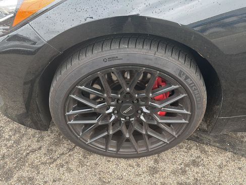 Used 2021 Kia Stinger GT1 AWD/4WD image 9