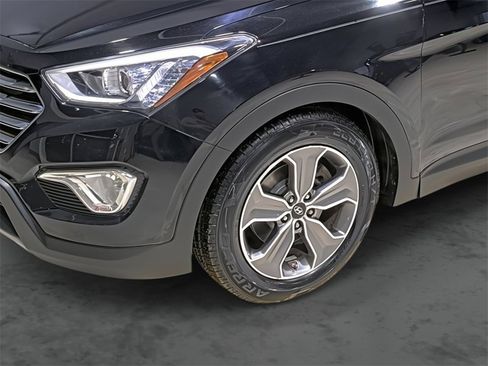 Used 2013 Hyundai Santa Fe GLS image 7
