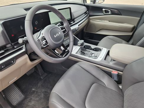New 2026 Kia Carnival image 7