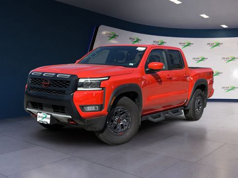 Used 2025 Nissan Frontier Pro-X RWD image 3