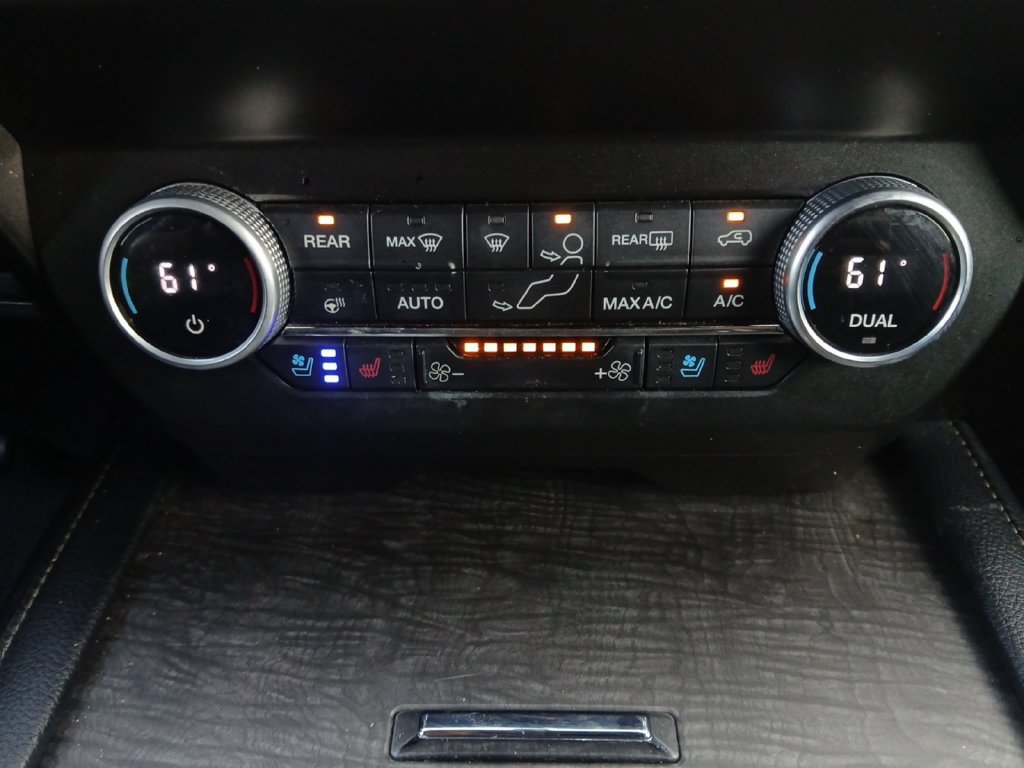 Used 2021 Ford Expedition Limited AWD/4WD image 4
