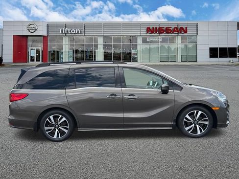 Used 2018 Honda Odyssey Elite image 8