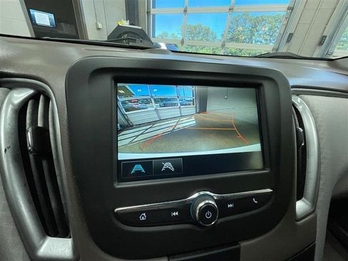 Used 2018 Chevrolet Malibu LS FWD image 18
